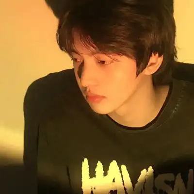 雍恨云